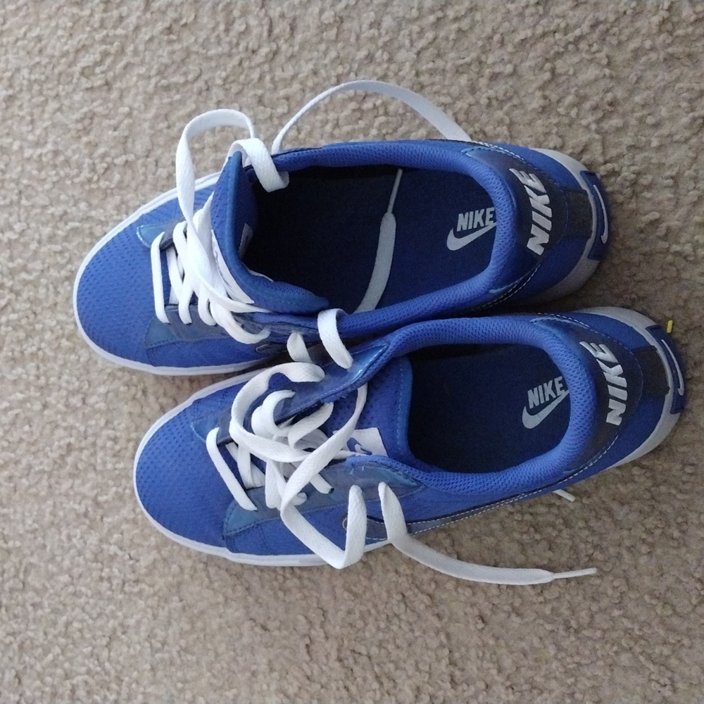 Nike Tennis shoes